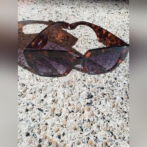 Frye and Co Womens Brown Tortoise Oversized Cat Eye Sunglasses